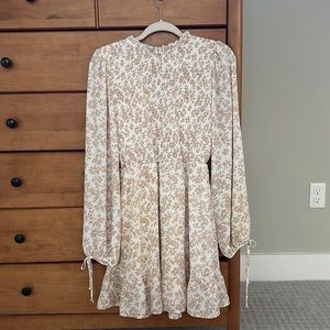 Altar’s state dress